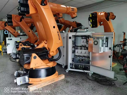 KUKA 자동 로봇 팔과 함께 스테인리스 스틸 베개 판 섬유 레이저 용접 기계