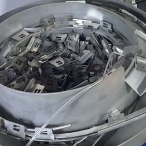 맞춤형 1500W 자동 레이저 용접 기계 싱크 클램프 용접